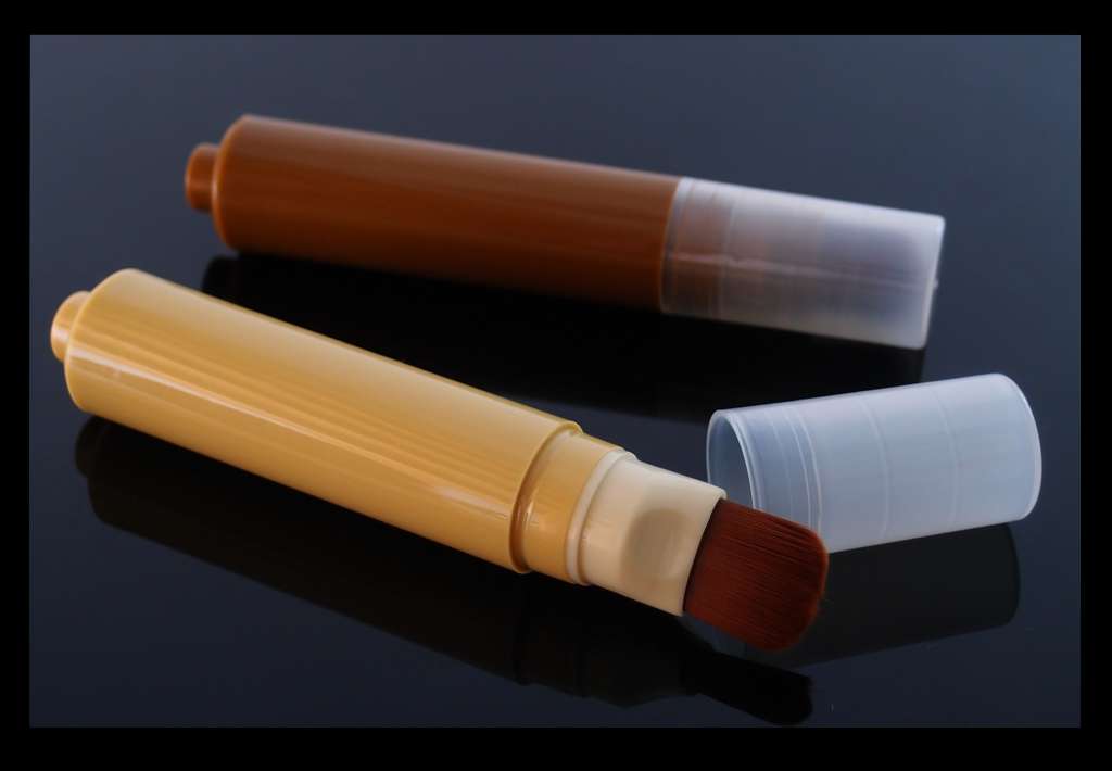 POWDER BRUSH